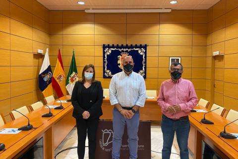 Fuerteventura subvenciona a la Asociación de Empresarios de la Zona Centro / CanariasNoticias.es Fuerteventura subvenciona a la Asociación de Empresarios de la Zona Centro / CanariasNoticias.es