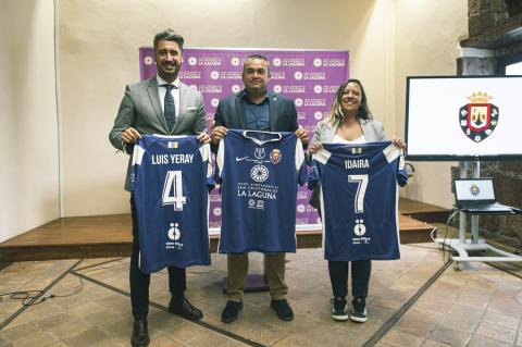 El CD Laguna presenta la camiseta con la que jugará en la Copa del Rey / CanariasNoticias.es