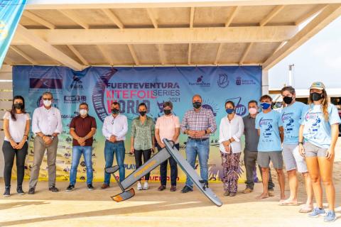 Pájara promociona el campeonato "Fuerteventura Kitefoil World Series 2021" / CanariasNoticias.es