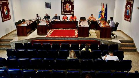 Pleno del Ayuntamiento de Mogán / CanariasNoticias.es Pleno del Ayuntamiento de Mogán / CanariasNoticias.es