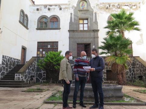 El alcalde visita el antiguo colegio de Los Salesianos de Guía (Gran Canaria) / CanariasNoticias.es