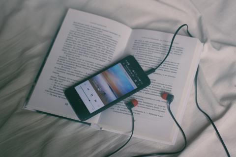 / Konstantin Dyadyun (Unsplash) Audiolibros gratis: una clave para leer más y mejor durante el tiempo libre