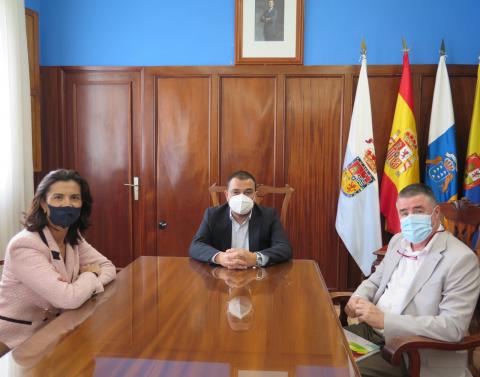Pedro Rodríguez, Raquel Peligero y Pedro Morales/ canariasnoticias.es