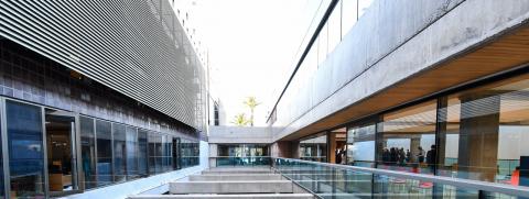 Patio interior de la Biblioteca de la ULPGC Patio interior de la Biblioteca de la ULPGC