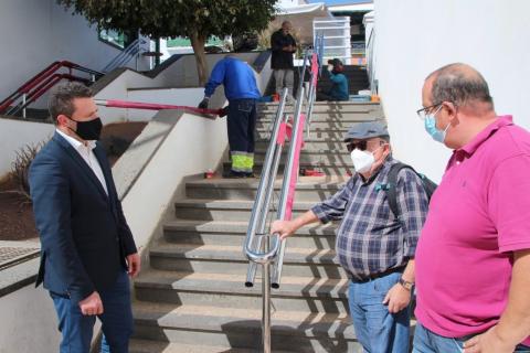 Yaiza mejora la seguridad en escaleras y rampas de Playa Blanca / CanariasNoticias.es Yaiza mejora la seguridad en escaleras y rampas de Playa Blanca / CanariasNoticias.es