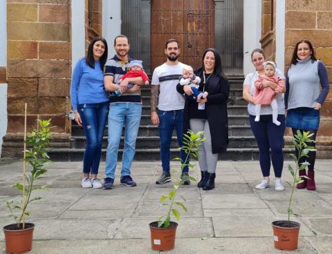 Los bebés nacidos en Teror reciben el “árbol de su vida” / CanariasNoticias.es