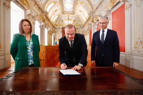 Las Palmas de Gran Canaria solicita su adhesión a la Red de Ciudades Amigables con las Personas Mayores Las Palmas de Gran Canaria solicita su adhesión a la Red de Ciudades Amigables con las Personas Mayores