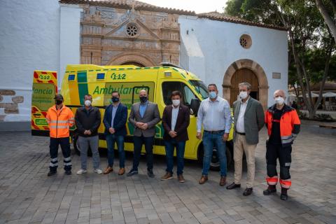 El Cabildo de Fuerteventura entrega una ambulancia al Ayuntamiento de Pájara/ canariasnoticias.es El Cabildo de Fuerteventura entrega una ambulancia al Ayuntamiento de Pájara/ canariasnoticias.es