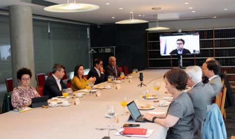 Yaiza Castilla con las Cámaras/ canariasnoticias.es Yaiza Castilla con las Cámaras/ canariasnoticias.es