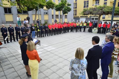 Homenaje de la Corporación municipal a los cuatro bomberos que fallecieron el 22 de mayo de 1986/ canariasnoticias.es Homenaje de la Corporación municipal a los cuatro bomberos que fallecieron el 22 de mayo de 1986/ canariasnoticias.es