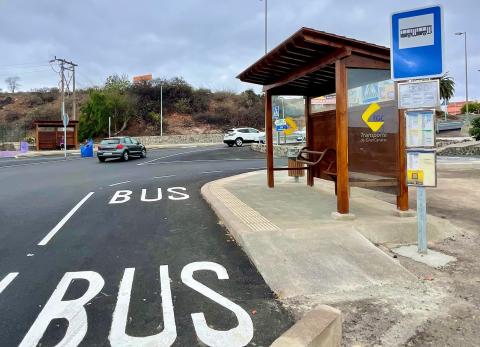 Nuevas marquesinas de guaguas en Almatriche en Las Palmas de Gran Canaria / CanariasNoticias.es