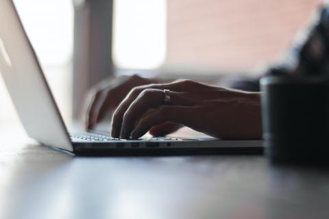 /Thomas Lefebvre (Unsplash) Préstamos online: fácil y rápido
