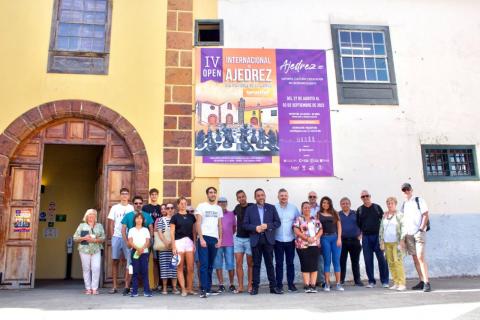 Ajedrecistas internacionales conocen La Laguna en una ruta guiada / CanariasNoticias.es Ajedrecistas internacionales conocen La Laguna en una ruta guiada / CanariasNoticias.es