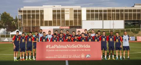 La  Selección Española de Fútbol apoya a La Palma / CanariasNoticias.es