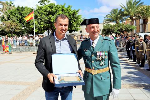 El Ayuntamiento de Antigua recibe el reconocimiento de la Guardia Civil / CanariasNoticias.es