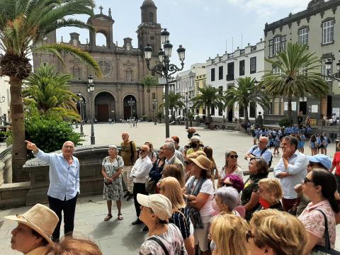 Visita guiada en la Plaza de Santa Ana en Las Palmas de Gran Canaria