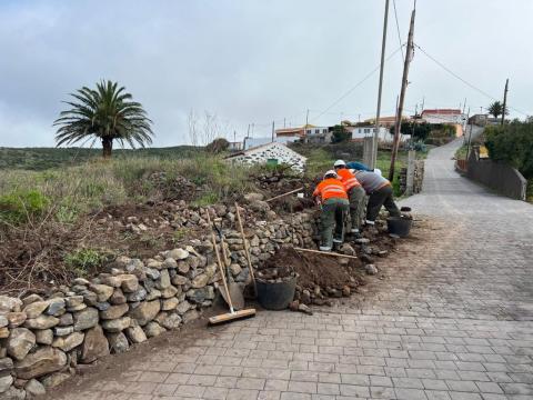 Operarios en la zona de Chipude / CanariasNoticias.es 