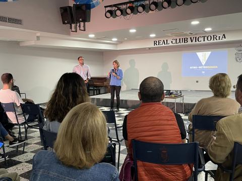 Pepa Luzardo y Ángel Sabroso en el Real Club Victoria Pepa Luzardo y Ángel Sabroso en el Real Club Victoria