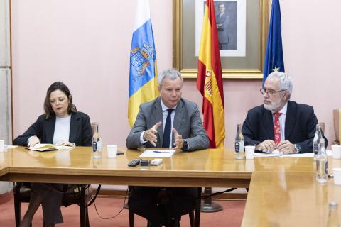 Reunión entre la Consejería de Vivienda y FEPECO / CanariasNoticias.es