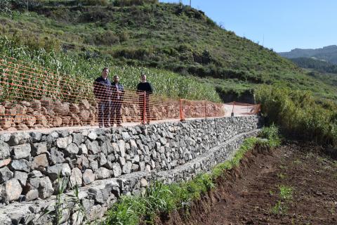 Teodoro Sosa visita la obra en la calle La fuente / CanariasNoticias.es