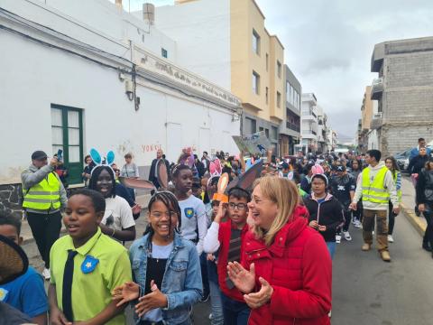 Más de 4.000 escolares disfrutan de los pasacalles en Arrecife/ canariasnoticias.es Más de 4.000 escolares disfrutan de los pasacalles en Arrecife/ canariasnoticias.es