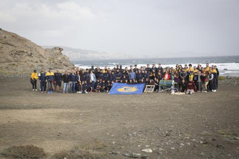 El CB Gran Canaria limpia la playa de Bocabarranco en Telde / CanariasNoticias.es El CB Gran Canaria limpia la playa de Bocabarranco en Telde / CanariasNoticias.es
