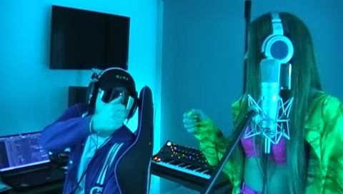 Shakira y Bizarrap en 'Bzrp Music Sessions #53' Shakira y Bizarrap en 'Bzrp Music Sessions #53'
