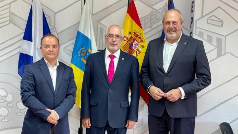 Ciudadanos expone a Fepeco su modelo de municipio para Santa Cruz Ciudadanos expone a Fepeco su modelo de municipio para Santa Cruz