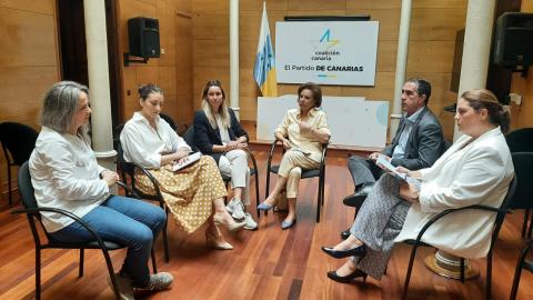 Reunión con la Asociación Iniciativas Humanas / CanariasNoticias.es