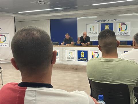 Reunión entre la Federación Insular de Gran Canaria y los clubes de Lucha Canaria / CanariasNoticias.es