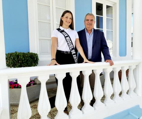 Marisol Melanie Rivero Pyykkönen y el alcalde Arturo González / CanariasNoticias.es 