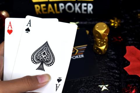/ Clifford Photography (Unsplash) Cartas de póquer
