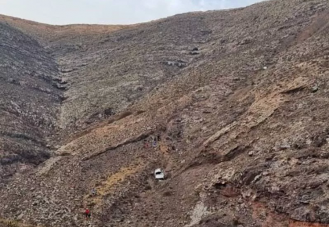 Vehículo precipitado en el barranco / CanariasNoticias.es Vehículo precipitado en el barranco / CanariasNoticias.es