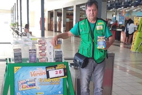 Vendedor de la ONCE / CanariasNoticias.es Vendedor de la ONCE / CanariasNoticias.es