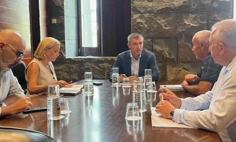 Encuentro con sector del taxi / CanariasNoticias.es Encuentro con sector del taxi / CanariasNoticias.es
