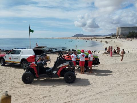 Servicio de Cruz Roja en Playas de Canarias / CanariasNoticias.es 