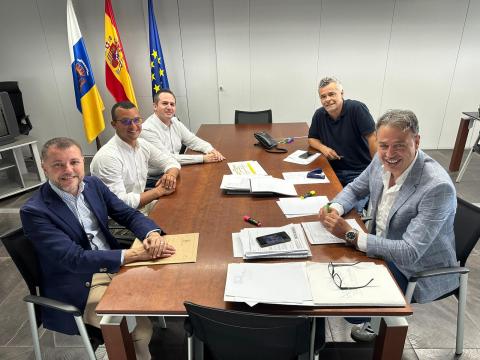 Teodoro Sosa se reúne con el nuevo Director del ICAVI / CanariasNoticia.es Teodoro Sosa se reúne con el nuevo Director del ICAVI / CanariasNoticia.es