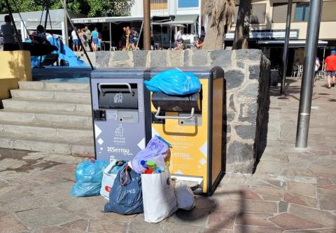 Residuos fuera de los contenedores Residuos fuera de los contenedores