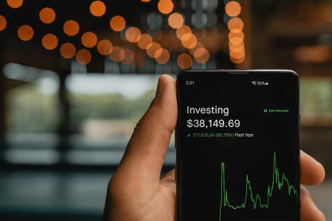 / PiggyBank (Unsplash)