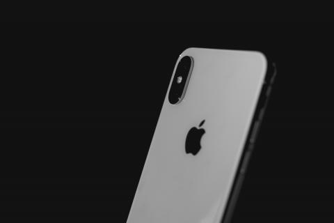 / blocks (Unsplash) iPhone
