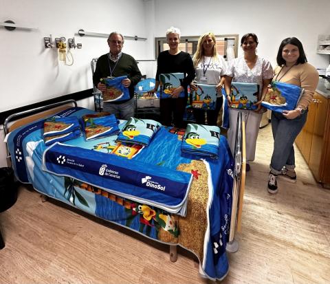 Fundación DinoSol dona mantas infantiles al Hospitalito de Niños / CanariasNoticias.es 