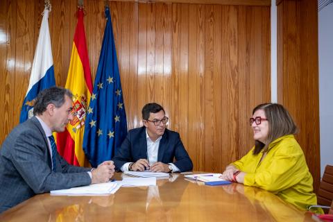 Encuentro de Pablo Rodríguez con Teresa Riesgo / CanariasNoticias.es 