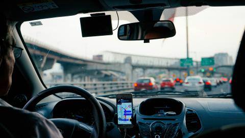 / Dan Gold (Unsplash) Conductor de coche