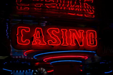 / Ben Lambert (Unsplash) Letras de Casino