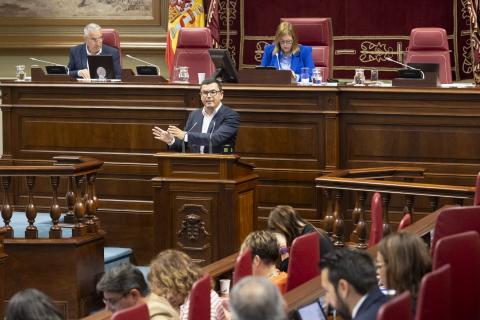 Pablo Rodríguez en el Parlamento de Canarias / CanariasNoticias.es 