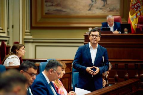 Pablo Rodríguez en el Parlamento de Canarias / CanariasNoticias.es 