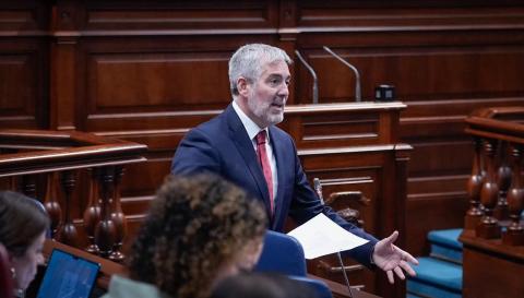 Fernando Clavijo en el Parlamento de Canarias Fernando Clavijo en el Parlamento de Canarias
