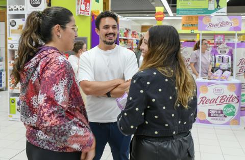 Carlos Ríos visita HiperDino / CanariasNoticias.es Carlos Ríos visita HiperDino / CanariasNoticias.es