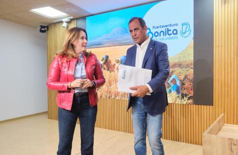 Presentación "Fuerteventura, Bonita por Naturaleza" Presentación "Fuerteventura, Bonita por Naturaleza"