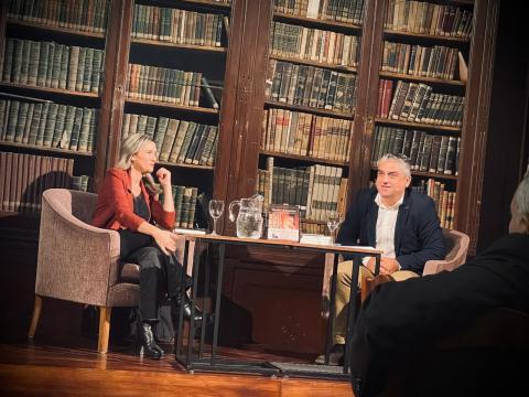 Presentación del libro "Maestro de Sombras” Presentación del libro "Maestro de Sombras”